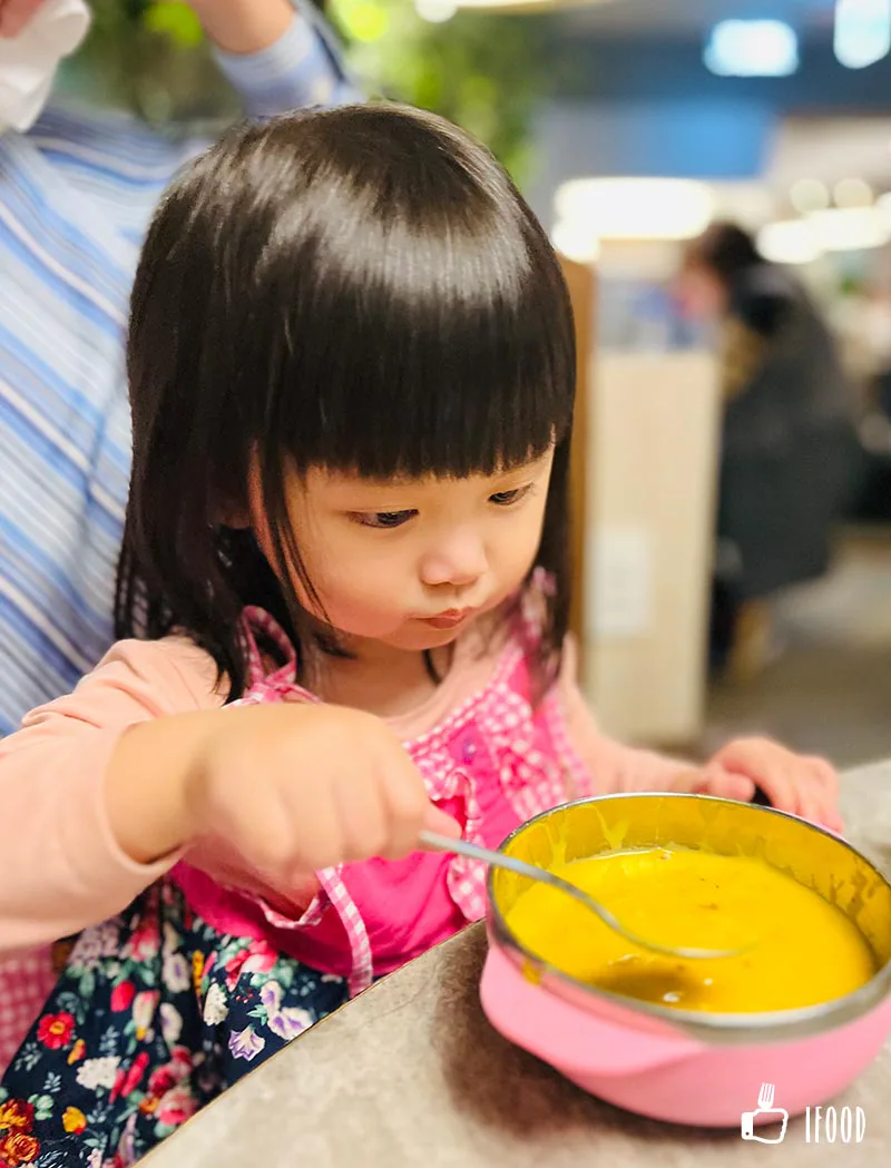 西堤牛排招待小孩的南瓜濃湯